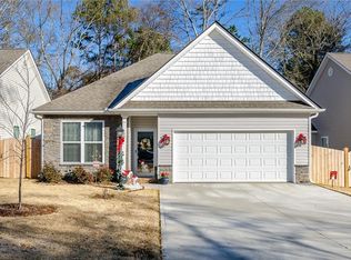 225 Magnolia Ln, Pendleton, SC 29670