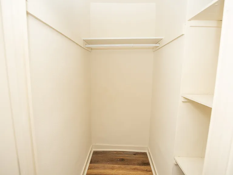 1122 E McCarty St #5 — Photo 6
