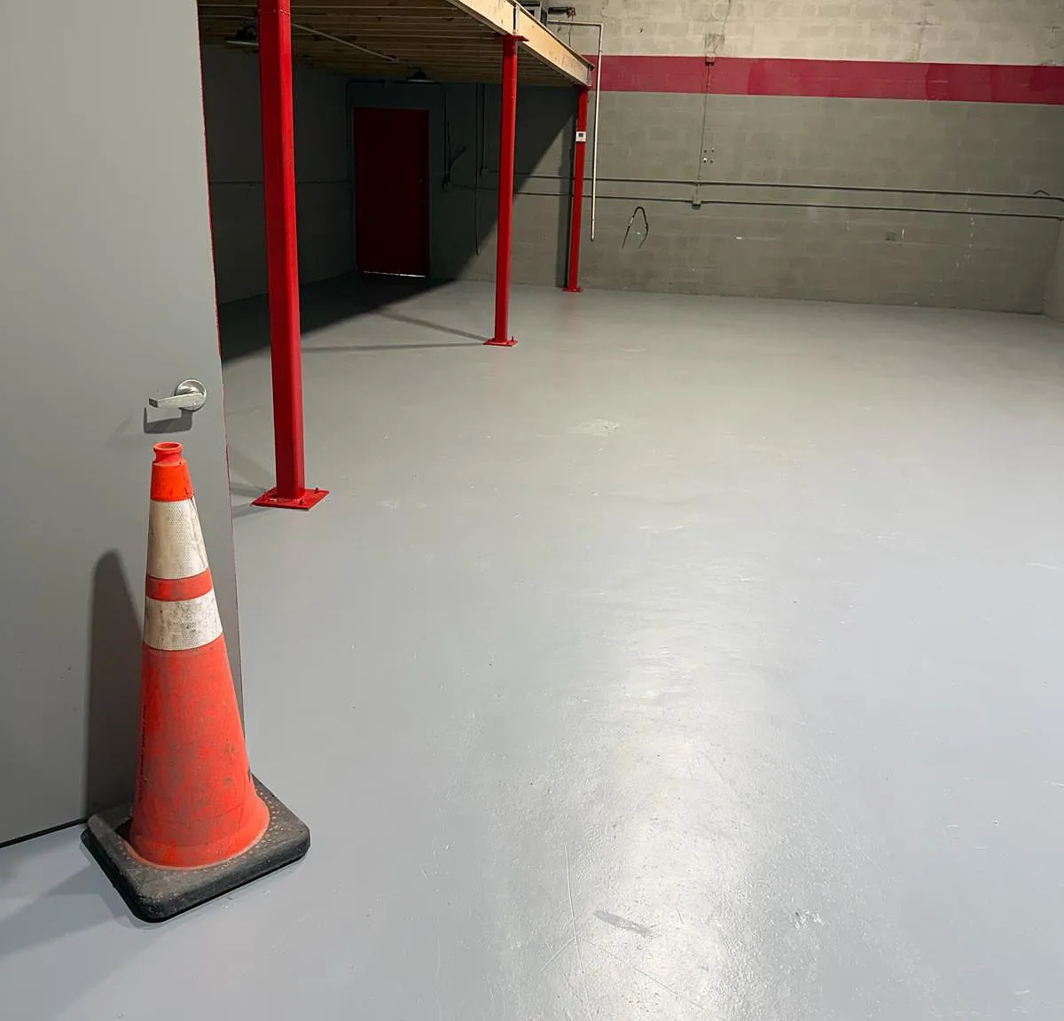 Studio, 1500 sqft, $2,500 — Photo 2
