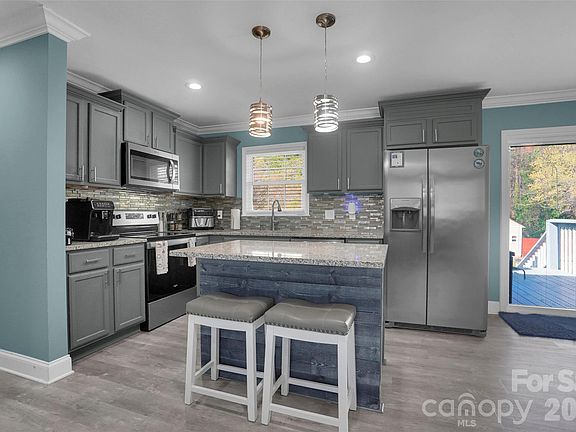 4th image of 280 Pinevale Dr