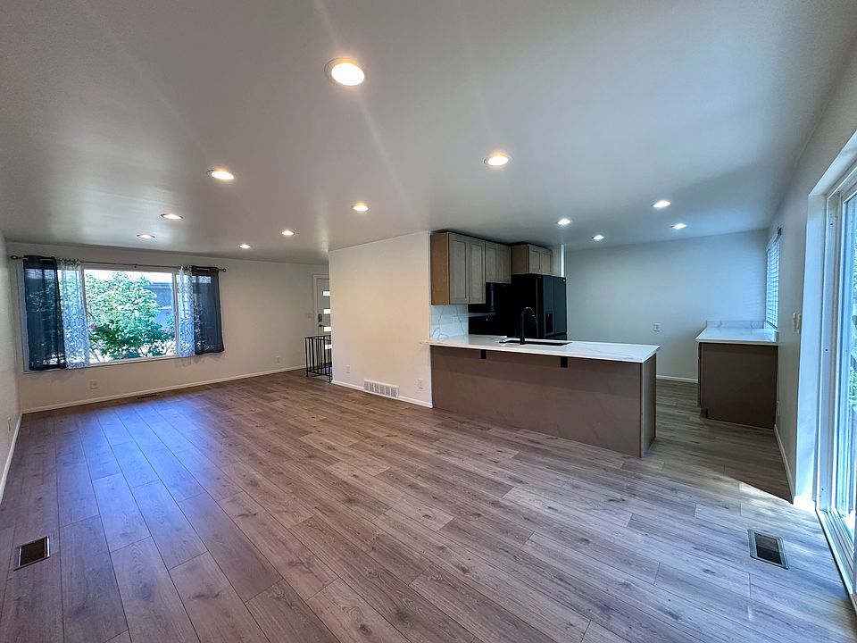 1st image of 1421 E Murphys Ln #B