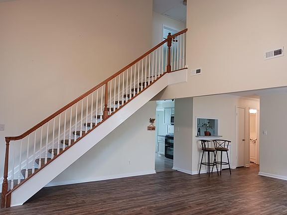 2nd image of 4001L Topaz Ln