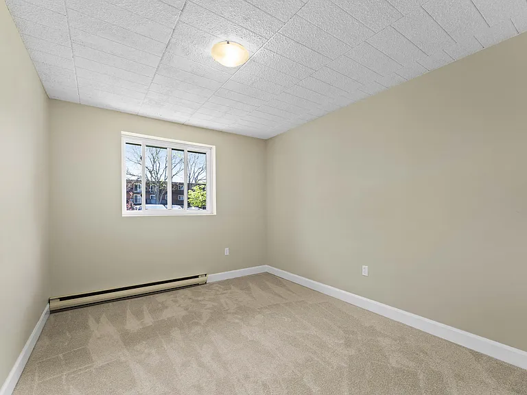 45 Timmins Cres — Photo 12