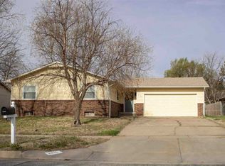 4015 N Clarendon St, Wichita, KS 67220