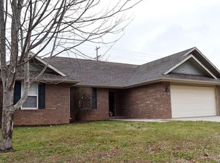 2163 E Lark St, Springfield, MO 65804