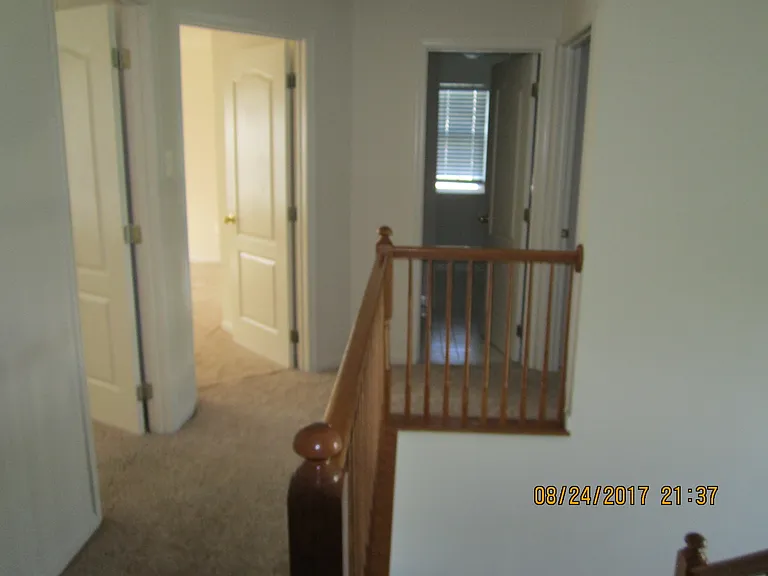 10026 Edgewater Ter — Photo 12