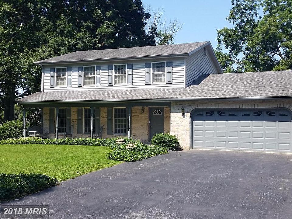1st image of 18231 Woodside Dr