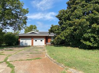 2014 Lakeview Dr, Sulphur, OK 73086