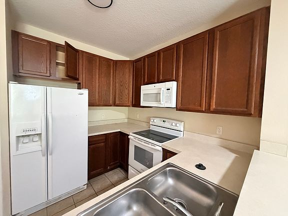 3rd image of 10343 Regent Square Dr