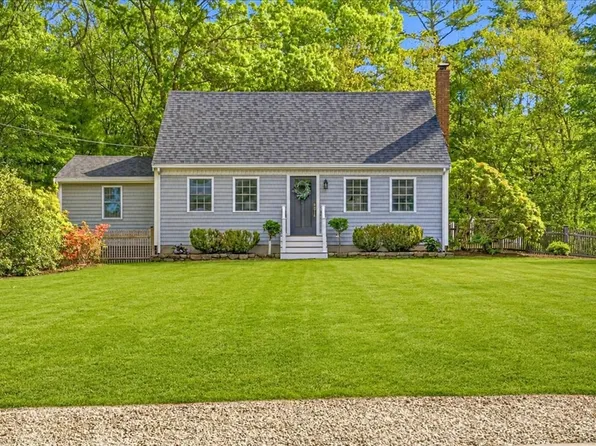 16 Churchill Rd, Plympton, MA 02367