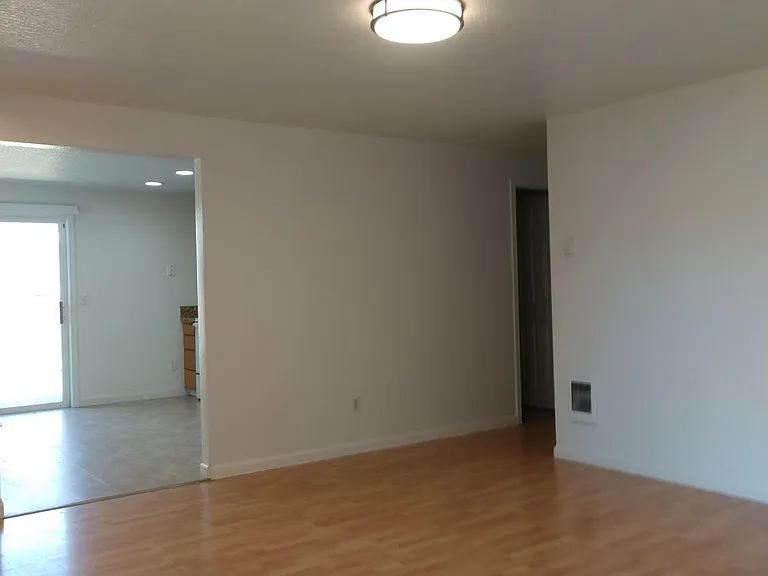 15807 NE 87th Cir — Photo 3
