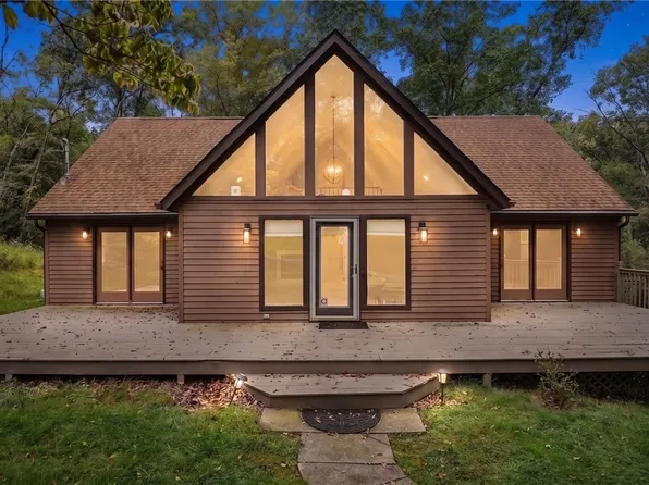 4819 Country Ln, Gibsonia, PA 15044
