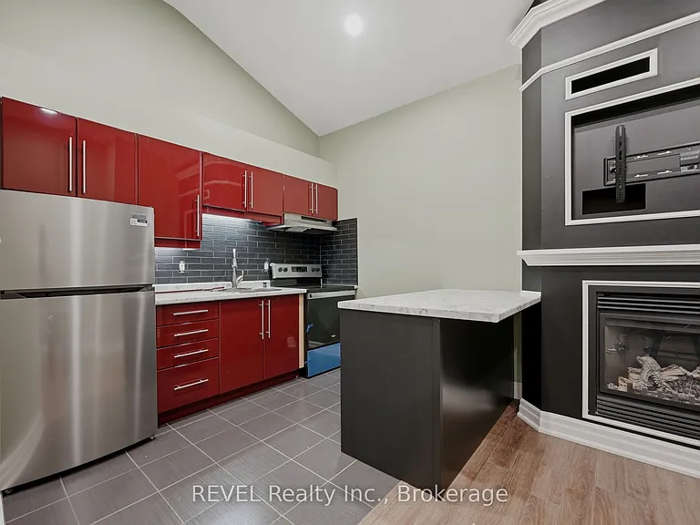 10 Queen St #2 — Photo 10