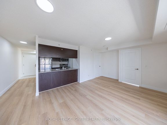 3rd image of 275 Yorkland Rd #610