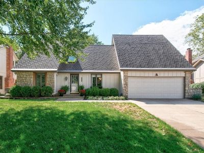 203 NE Shoreview Dr, Lees Summit, MO, 64064