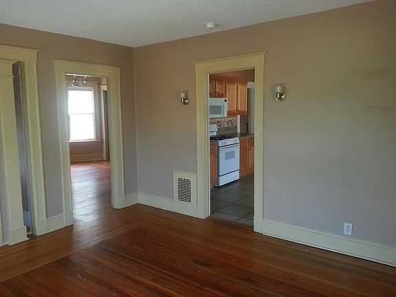 3rd image of 81 Sefton Dr #2