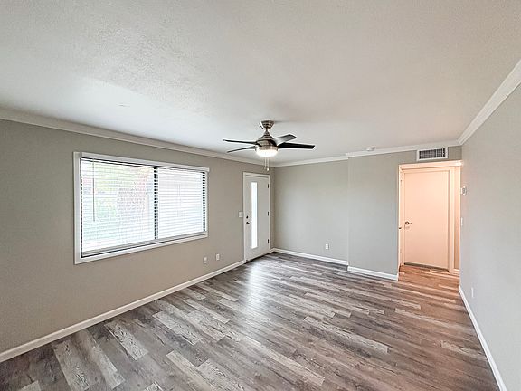 3rd image of 515 E Dunbar Dr #13