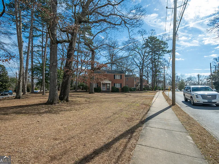 1449 S Milledge Ave — Photo 21