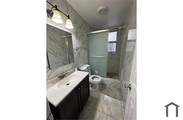 Building Photo - 2148 Strauss St #2R