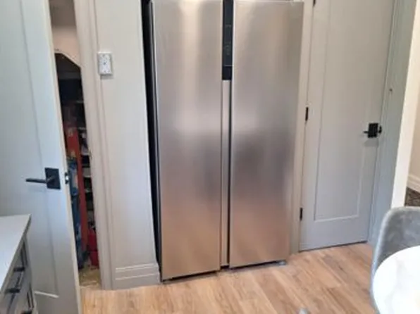 (undisclosed Address), Hewlett, NY 11557