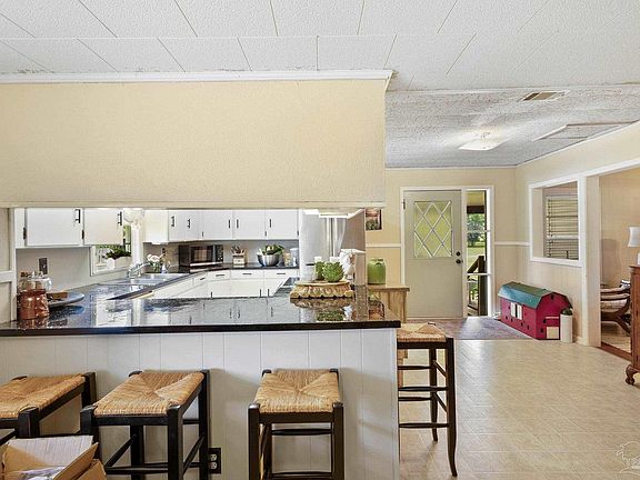 3rd image of 6455 Oaks Ln #3