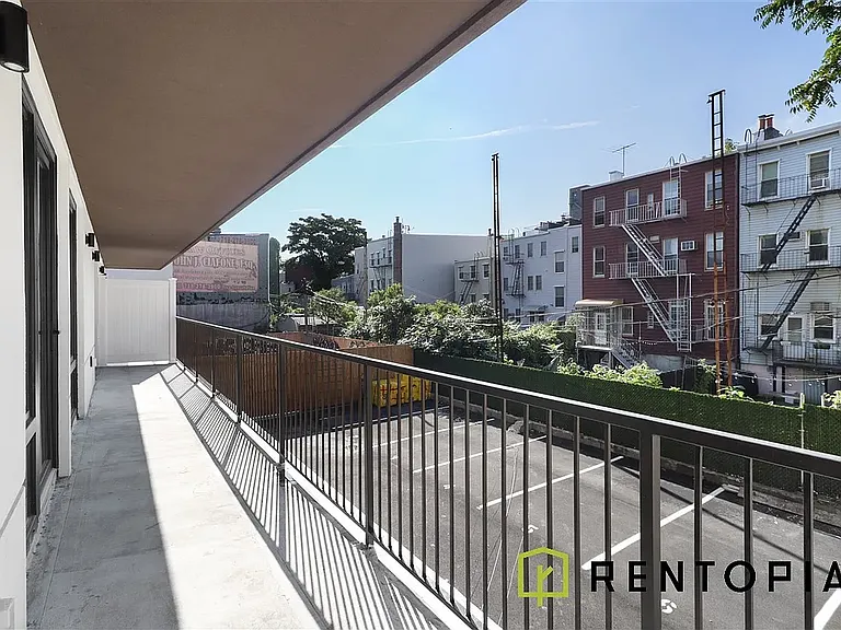 352 Meeker Ave #501E — Photo 11