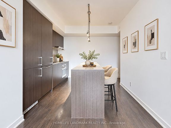 3rd image of 100 Harbour St #3405