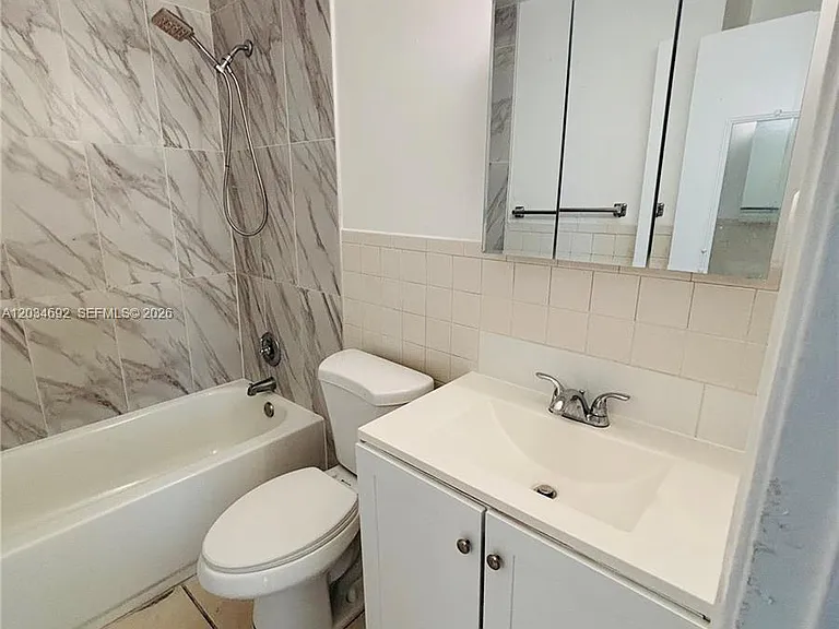 6601 SW 18th St #210 — Photo 3
