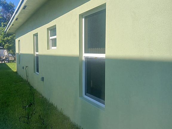 4th image of 2288 NW 52nd St #B