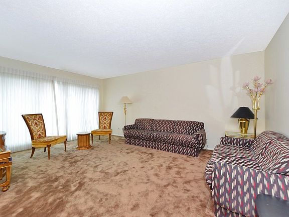 5th image of 2728 E 66th St