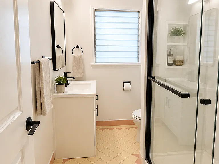 320 E 15th St #1 — Photo 11