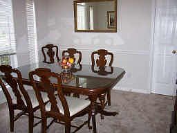 3rd image of 2102 Parkview Ln
