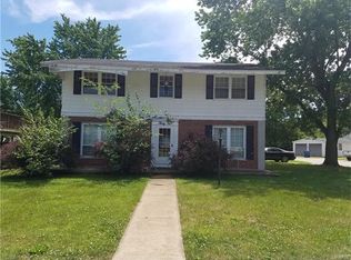 32 Lakeview Dr, Granite City, IL 62040