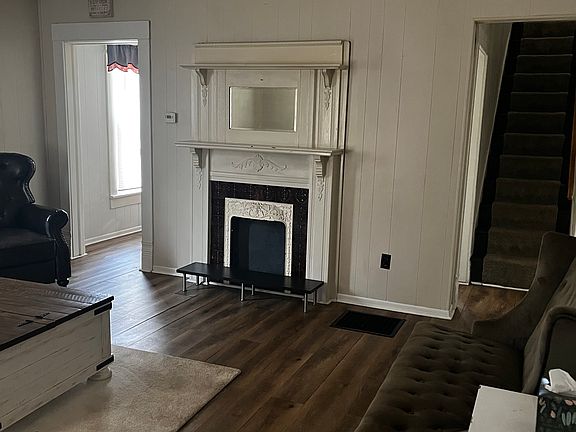 4th image of 379 S 10th St