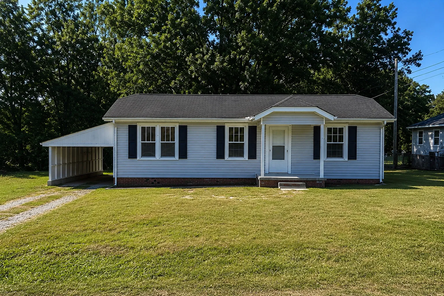 3 bed, 936 sqft, $1,095 — Photo 2