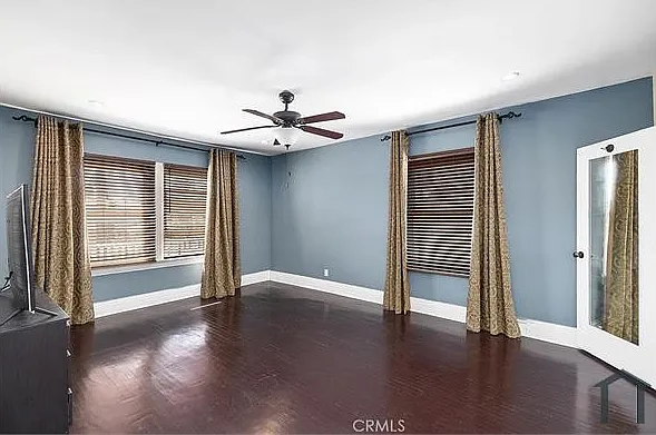 2754 Kenwood Ave — Photo 24