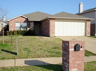 8601 Clear River Ln, Denton, TX 76210