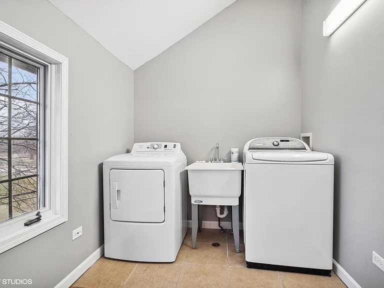 2404 Ridge Ave — Photo 13