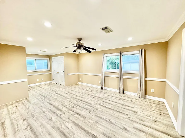 102 Mechanic St — Photo 17