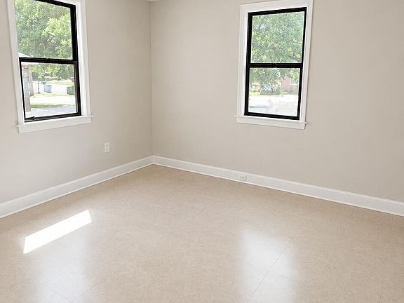 5th image of 133 Highland Ave