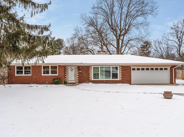 15 Weinel Dr, Fairview Heights, IL 62208