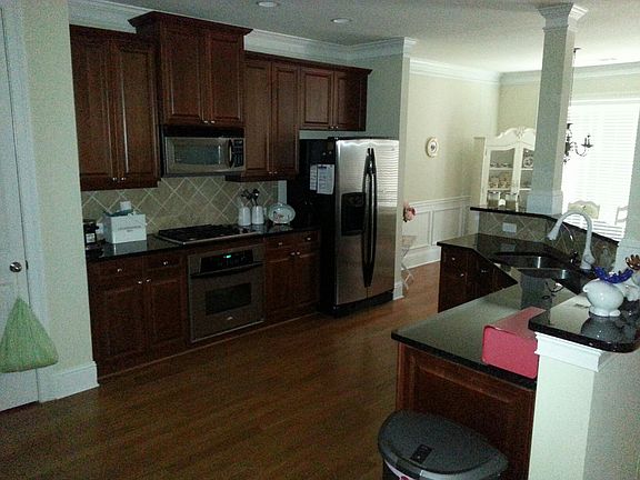 3rd image of 5132 Meridian Ln
