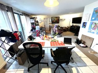 295 W Wyoming Ave APT 3A, Stoneham, MA 02180