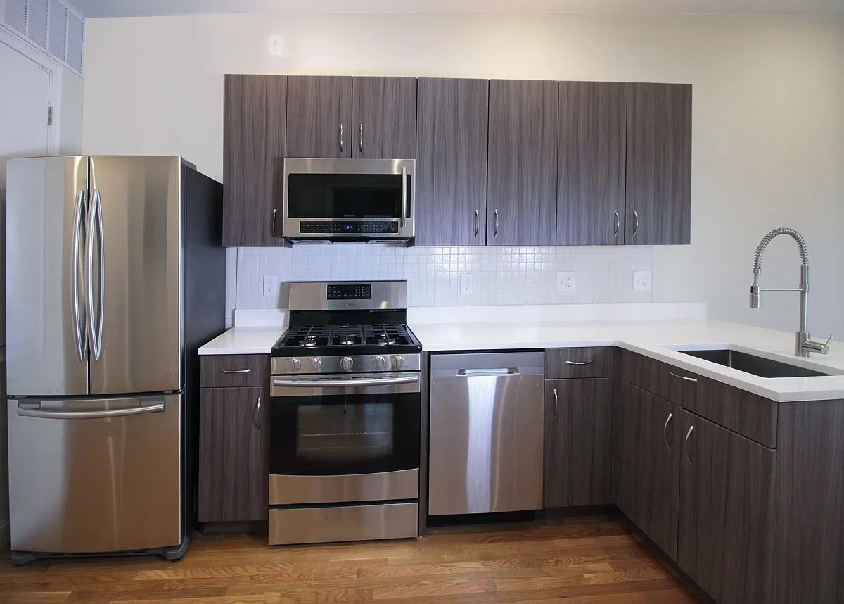 1 bed, 1.0 bath, 400 sqft, $2,200 — Photo 2