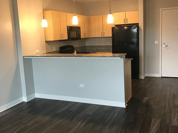 5th image of 1211 W Arthur Ave #606