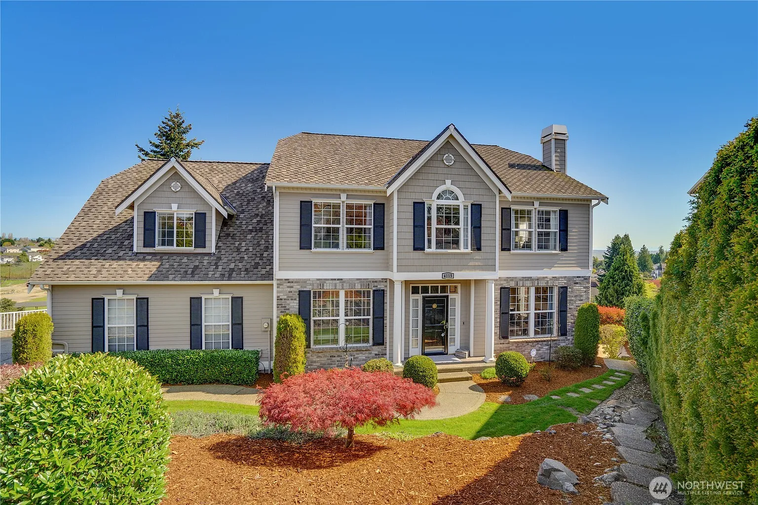 4115 Country Club Drive NE photo 1