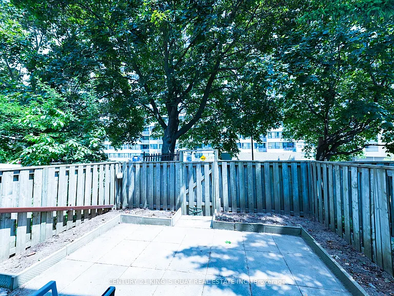 44 Chester Le Blvd #32 — Photo 10