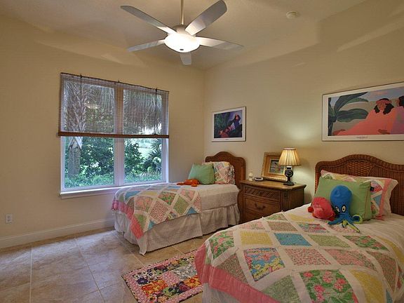 5th image of 301 Ocean Crest Dr
