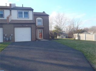 617 Chaucer Ct, Warminster, PA