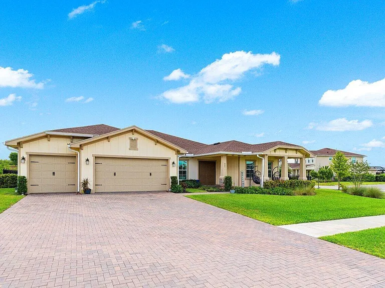 962 Castaway Ct — Photo 3